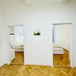 New Near Wenceslas Square Apartamento *